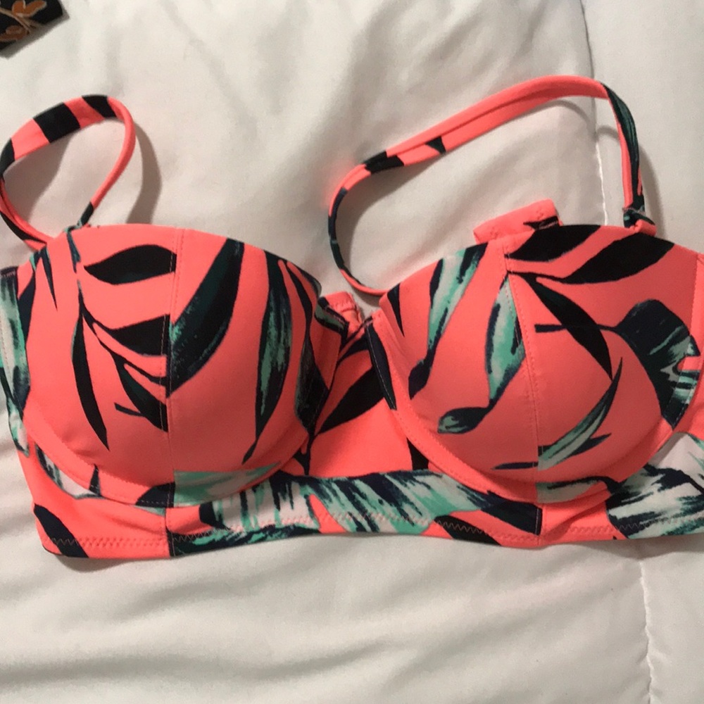 Old navy swimsuit top